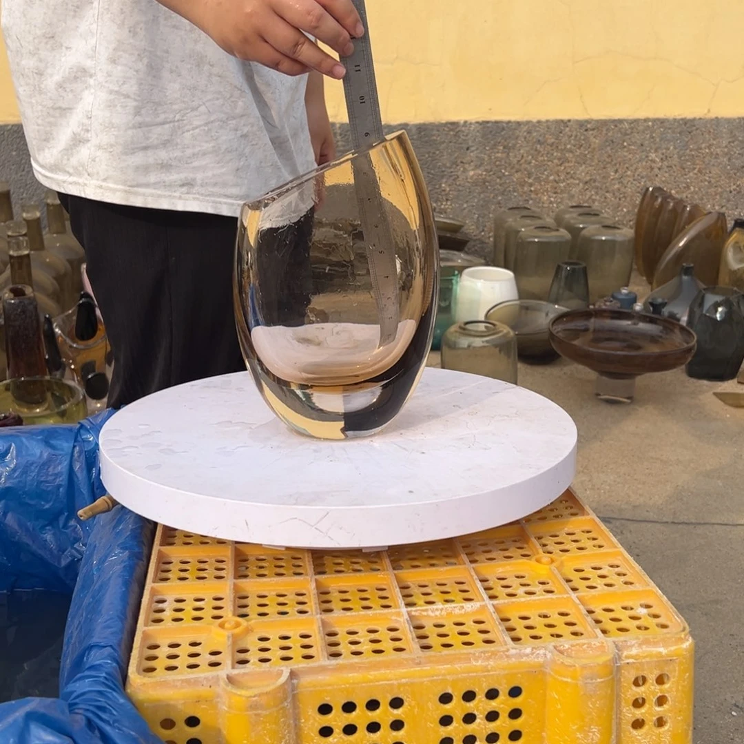 香槟金高26琉璃花器摆件磕伤