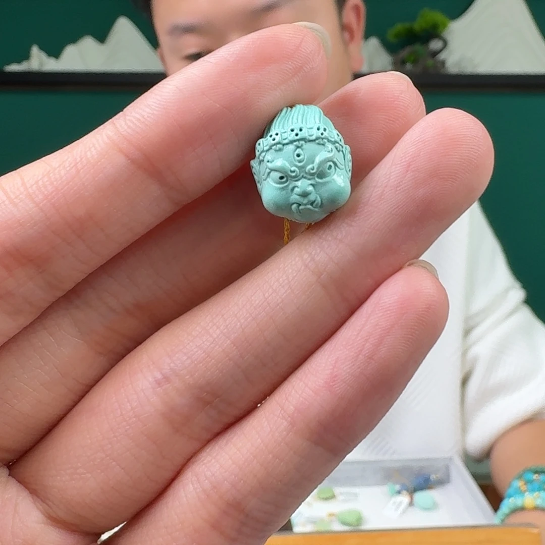 绿松石未镶嵌珠宝奇石