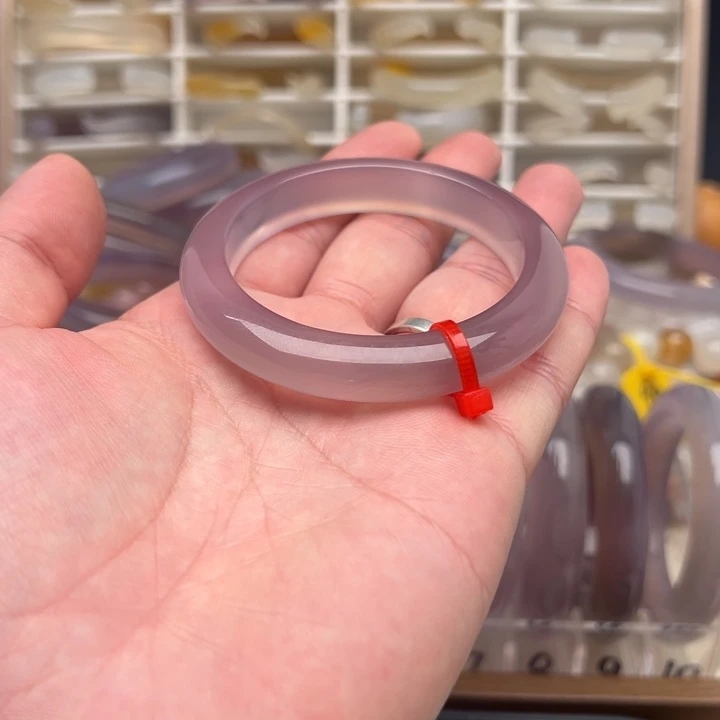 k***k玛瑙/玉髓未镶嵌手镯56.6圈口出单号运费10不退