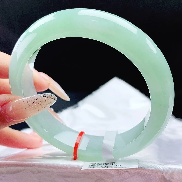 翡翠未镶嵌手镯57圈