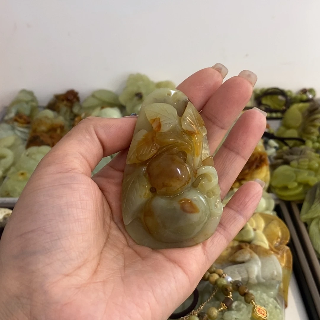蛇纹石玉未镶嵌颈饰