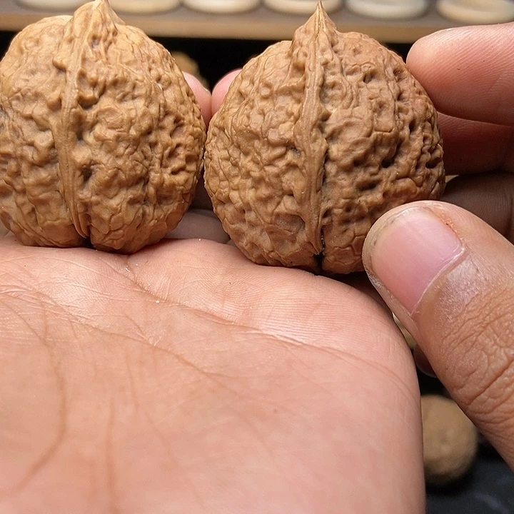 文玩核桃吊坠铁罗汉