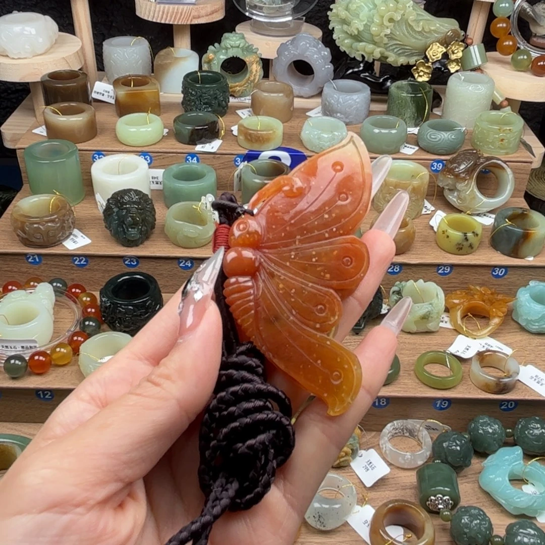 未镶嵌蛇纹石玉颈饰