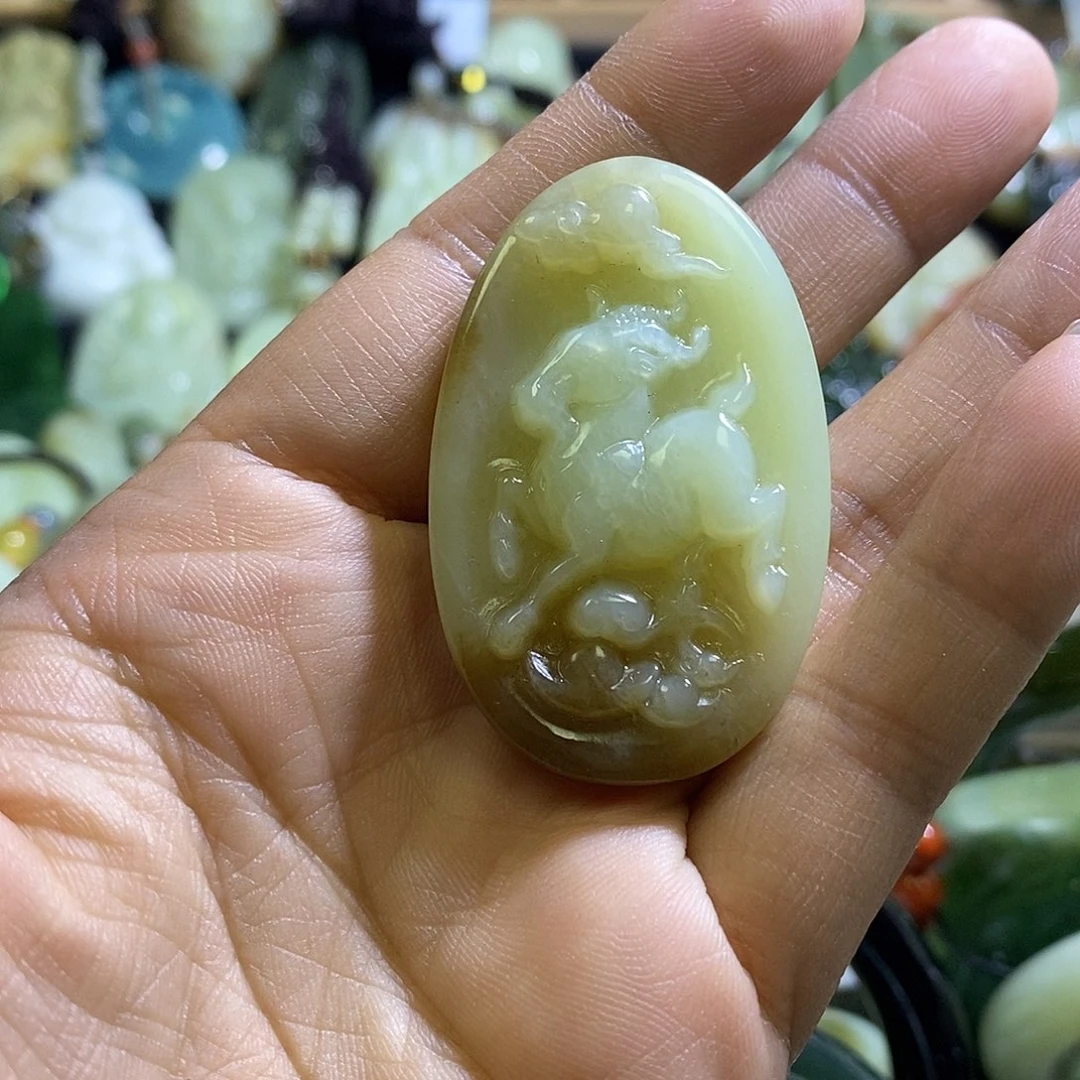 和田玉未镶嵌颈饰