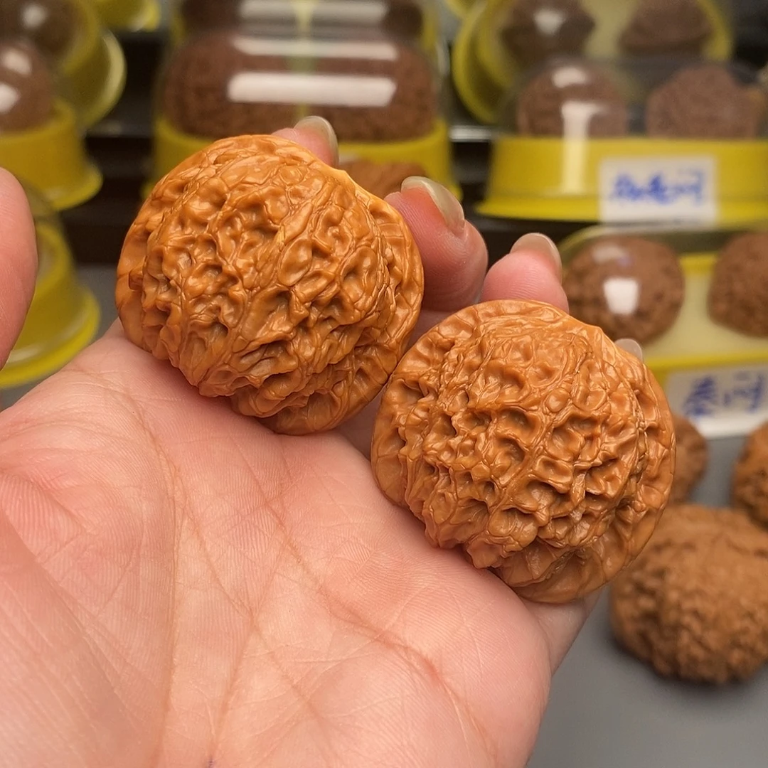 木质类文玩核桃血麒麟