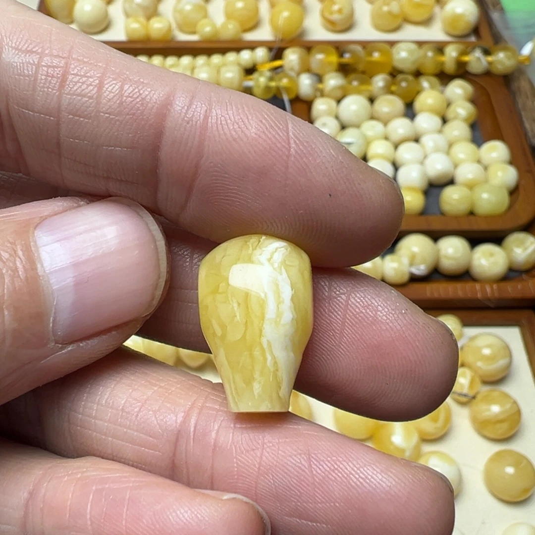 大***花琥珀未镶嵌裸石琥珀蜜蜡