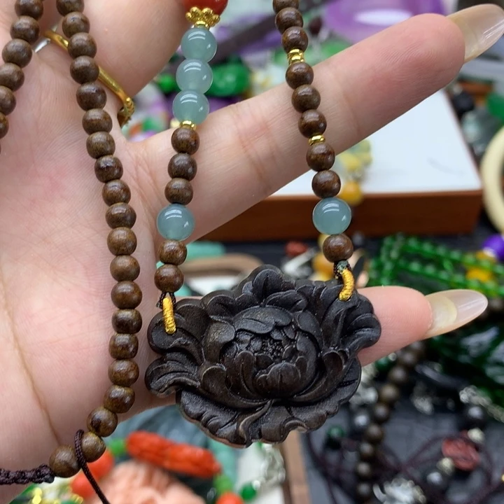 合金颈饰玛瑙/玉髓吊坠