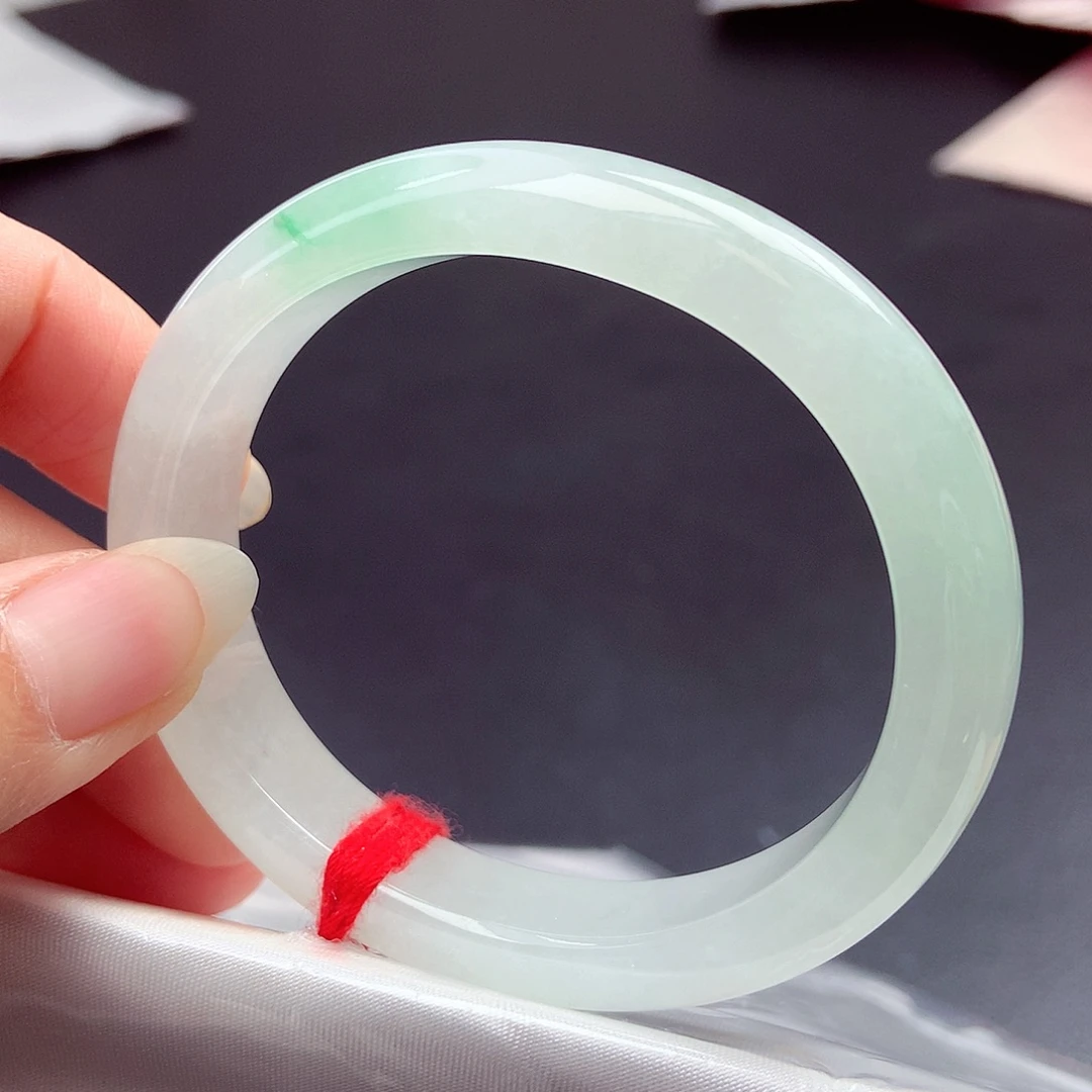 翡翠未镶嵌手镯（贵妃镯）54.5圈口