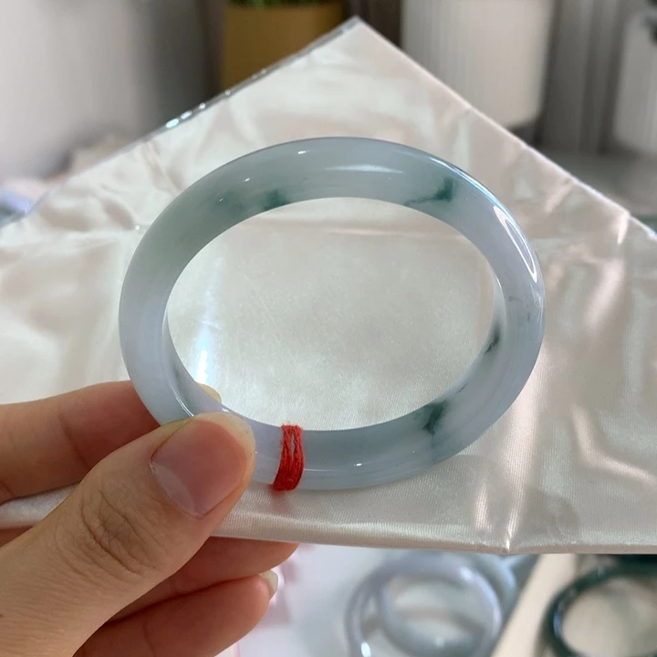 翡翠未镶嵌手镯贵妃飘花56.7