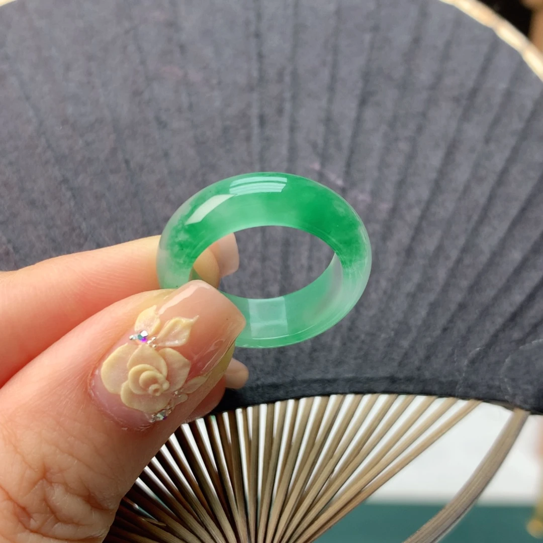 香***儿石英质玉（非洲翠）未镶嵌冰飘花精品戒圈（15）