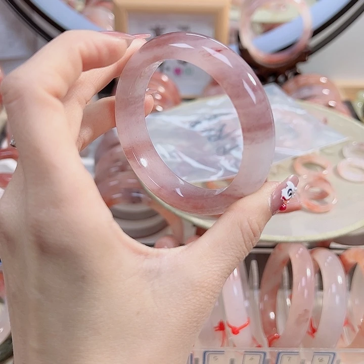 石英质玉手镯未镶嵌杨*妹