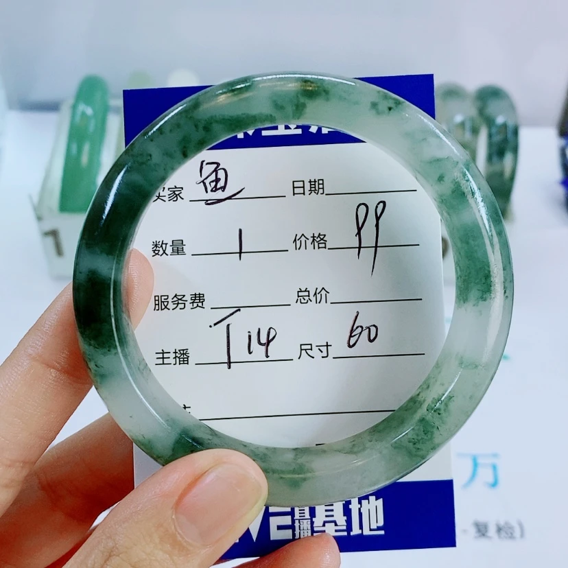 【闪购商品】未镶嵌手镯石英质玉T14