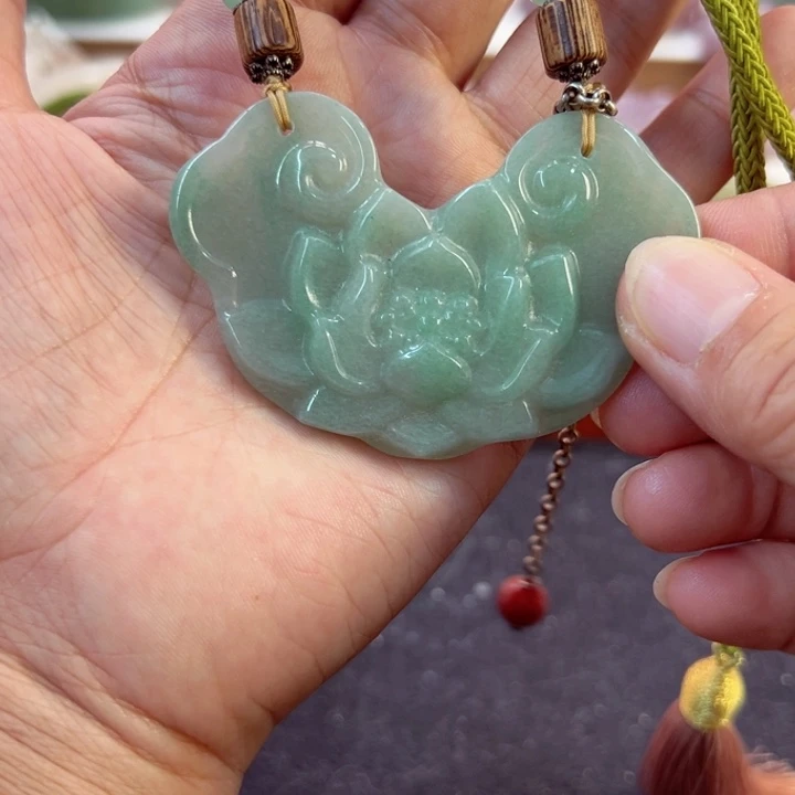 石英岩玉未镶嵌手镯