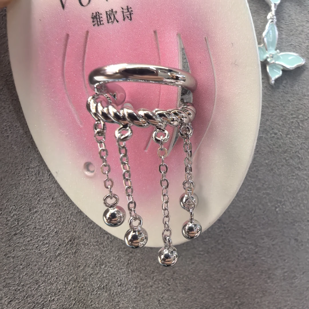 F869银色流苏珠耳骨夹