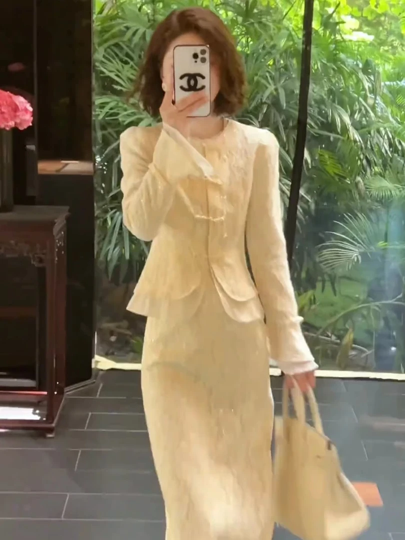 洋气设计感新中式国风套装女秋季修身显瘦漂亮小衫+高腰半身裙潮