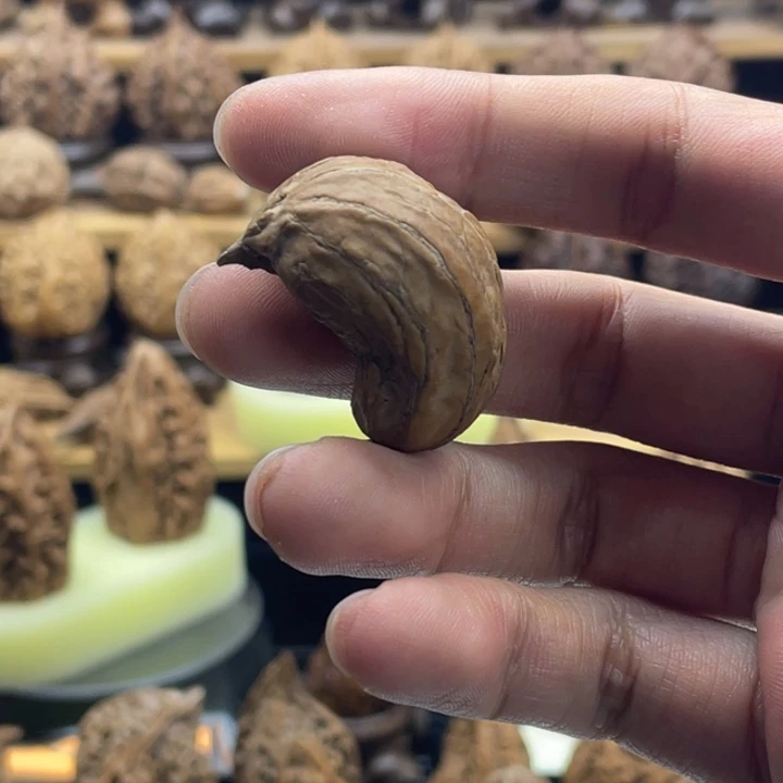 文玩核桃把件异形21