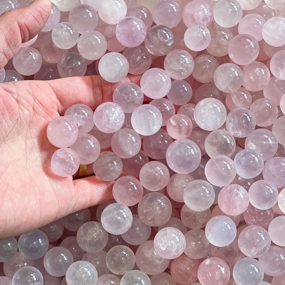 天然粉色水晶球水晶珠可串水晶手串可做桌面摆台扩香鱼缸等