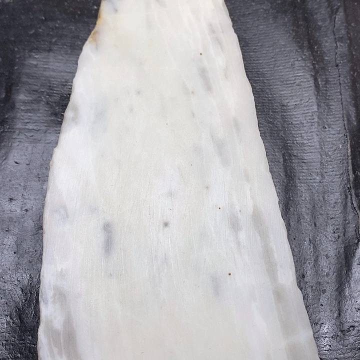 和田玉未镶嵌耳饰