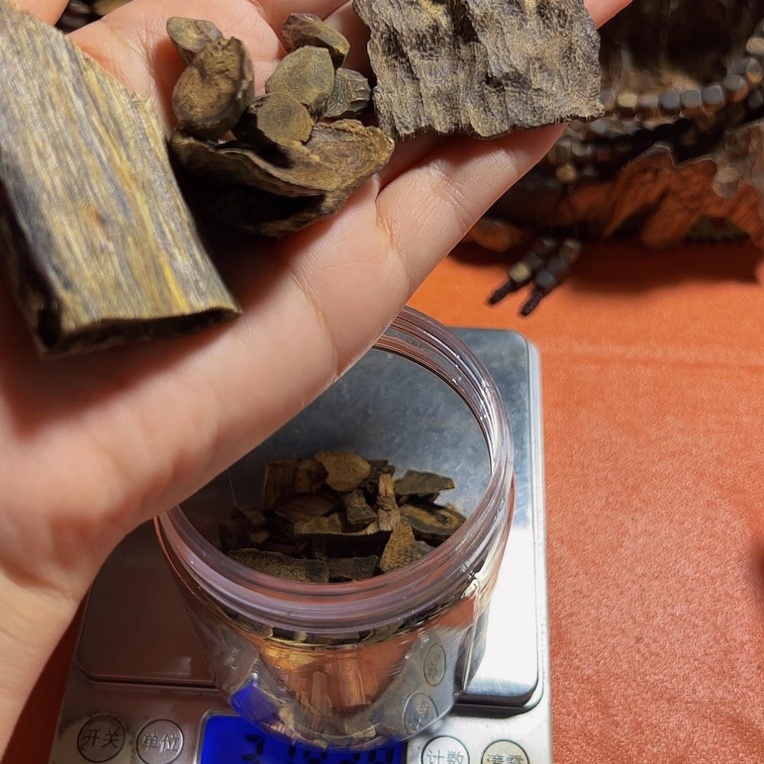 树脂制品绿棋楠树丁壳子透顶绿料子