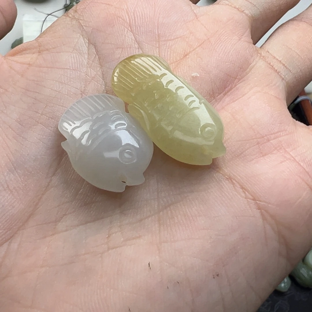 开***锁颈饰未镶嵌和田玉