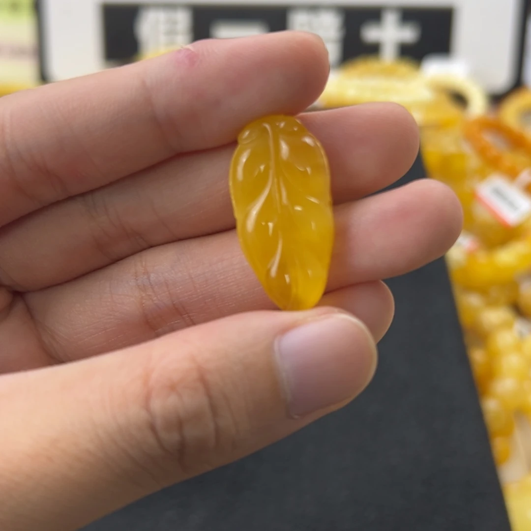 琥珀未镶嵌珠宝奇石