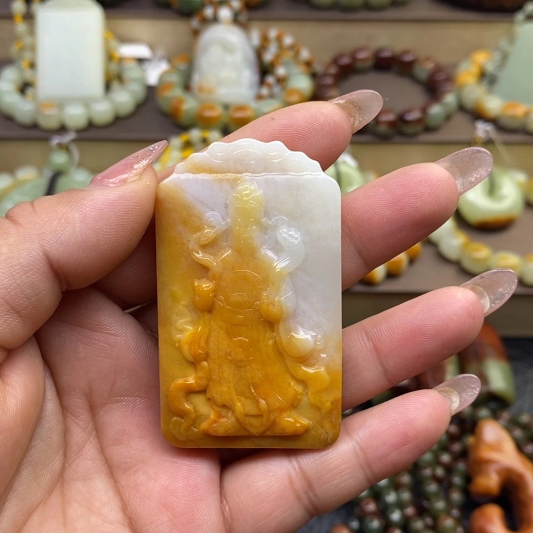 透闪石质玉未镶嵌颈饰