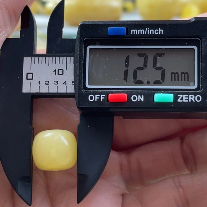 【闪购商品】琥珀裸石未镶嵌一**玺38号