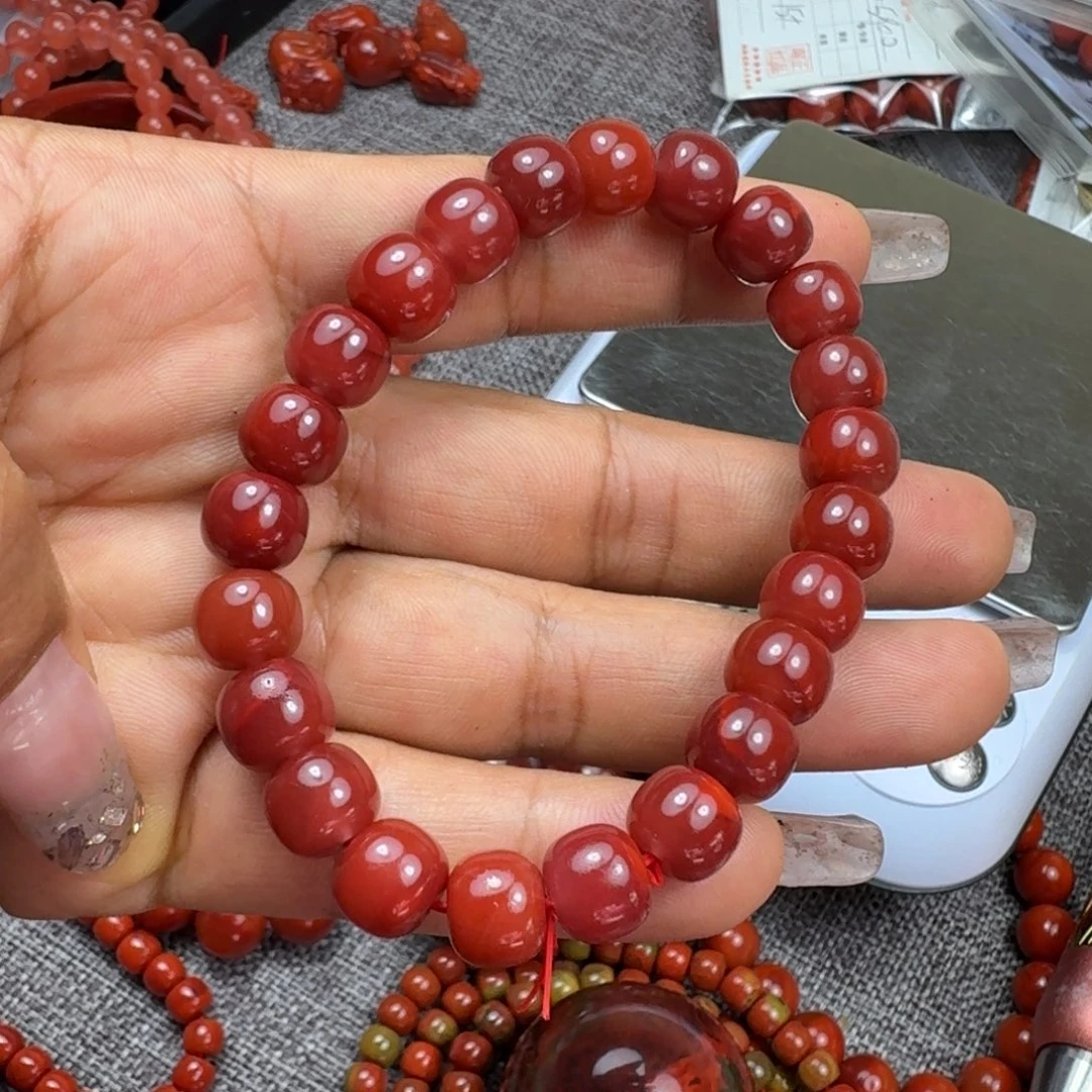 娄***木南红玛瑙未镶嵌手链