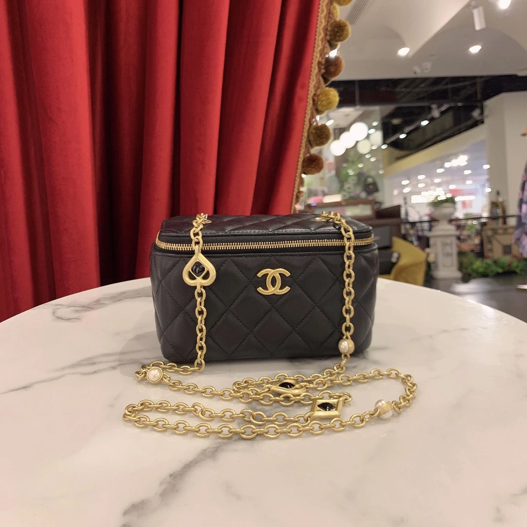 99新 Chanel/香奈儿 23s爱心珐琅珍珠长盒子包黑芯片款/24762343