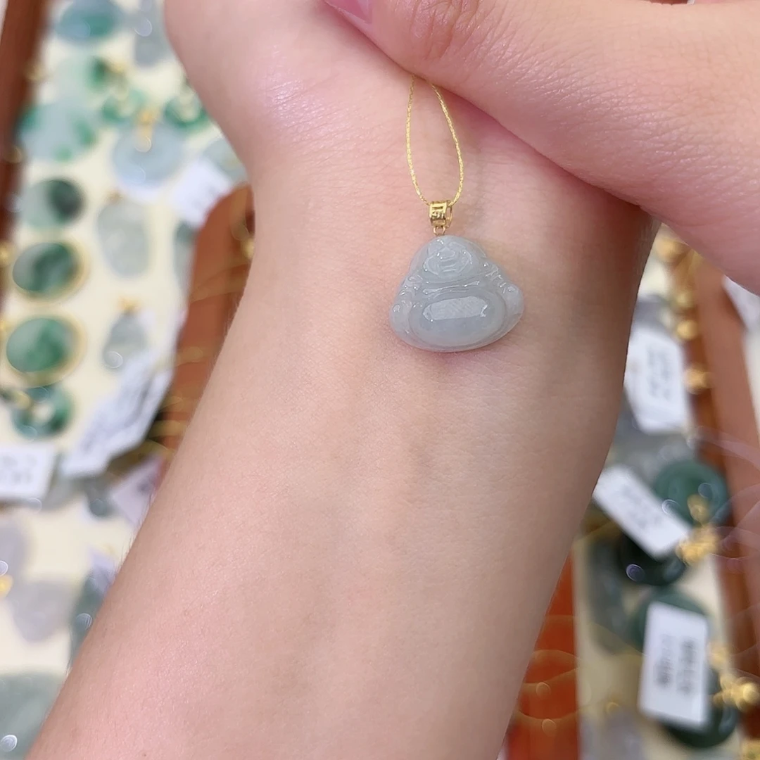 翡翠18K金镶嵌颈饰哼*哧佛公