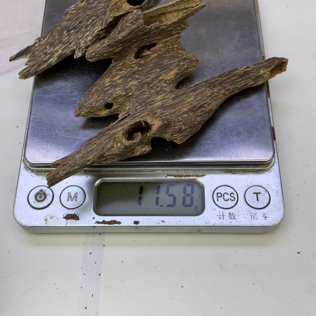 沉香碎屑沉香口****者都彭老料11.5克