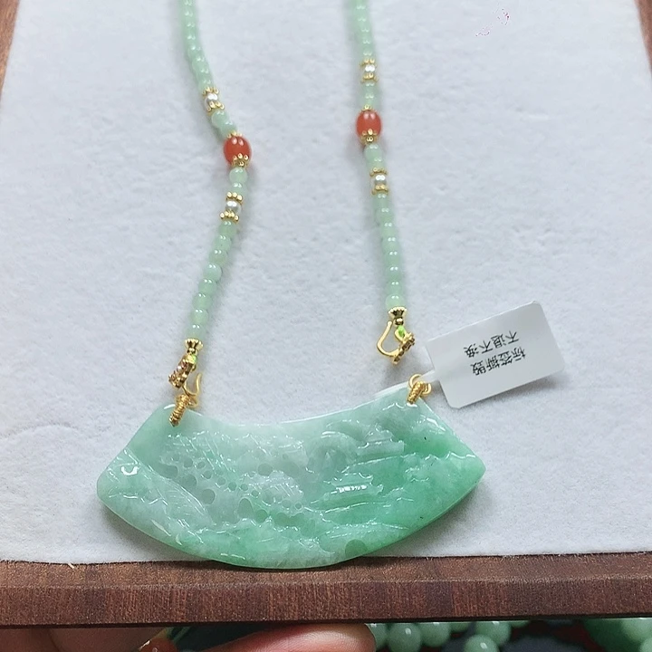 翡翠颈饰未镶嵌吊坠