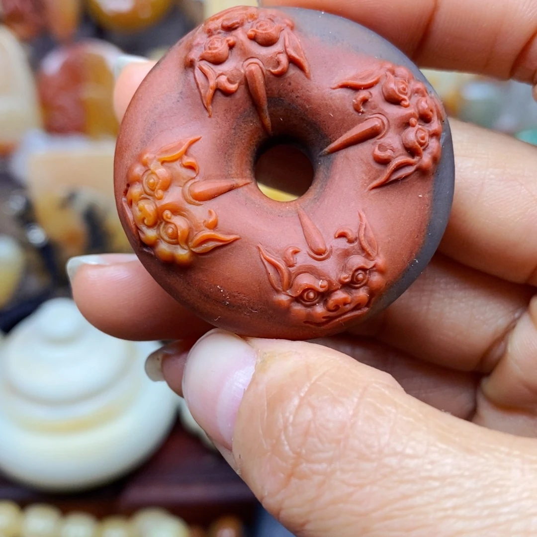 石英质玉（黄龙玉）颈饰未镶嵌