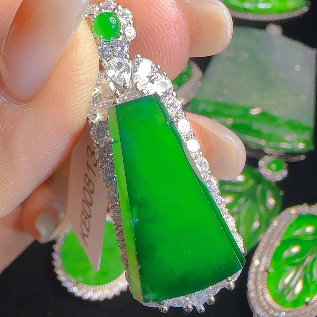 翡翠吊坠(赠链)银S925镶嵌