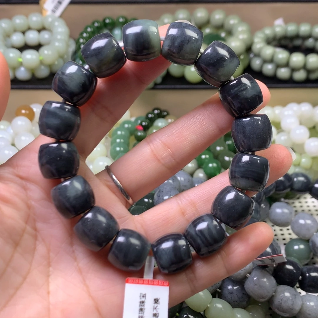 和田玉手链未镶嵌黑**K