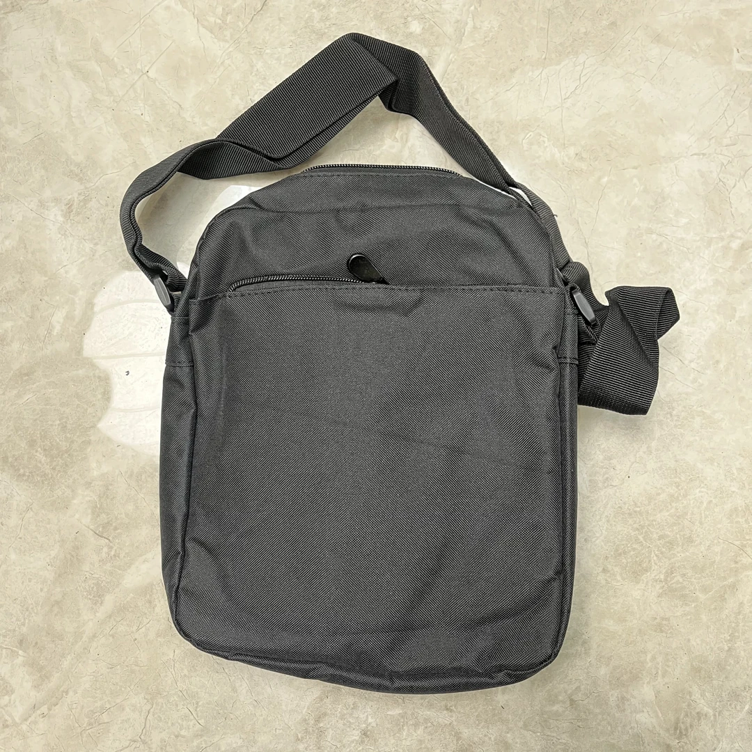 斜挎小方包工作包（29*25*7）