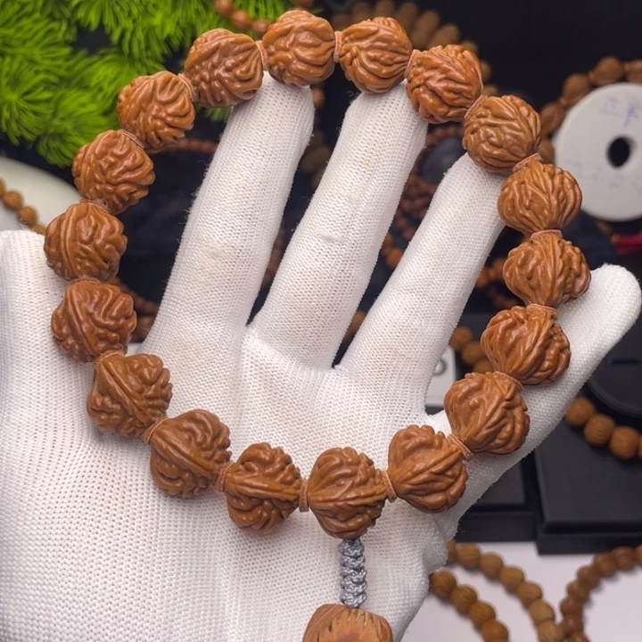 初****吊坠桃核红魔爆肚18