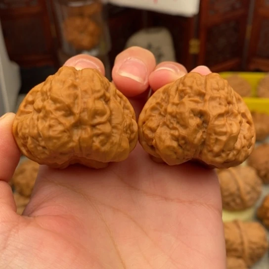 文玩核桃吊坠42三角形大肥腿的蛤蟆头