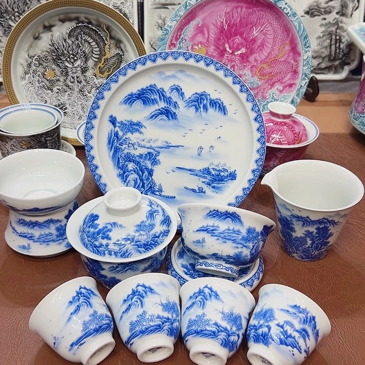 摆件景德镇陶瓷艺术展演厅及景德镇市艺术家