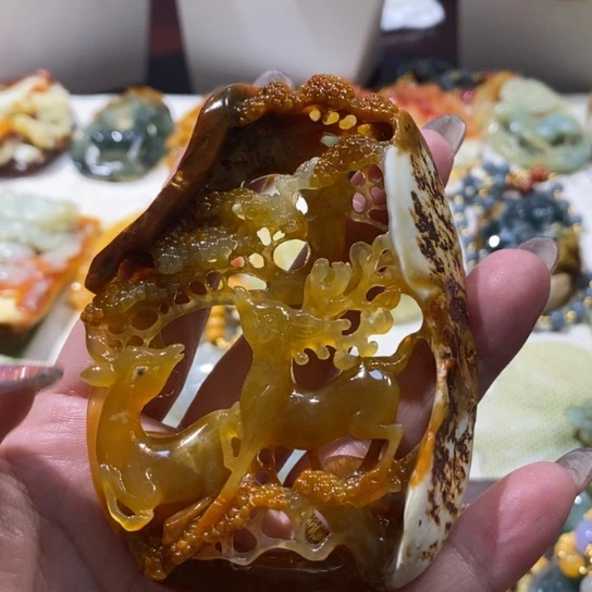 蛇纹石玉未镶嵌颈饰