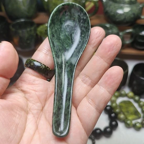 未镶嵌蛇纹石玉勺子