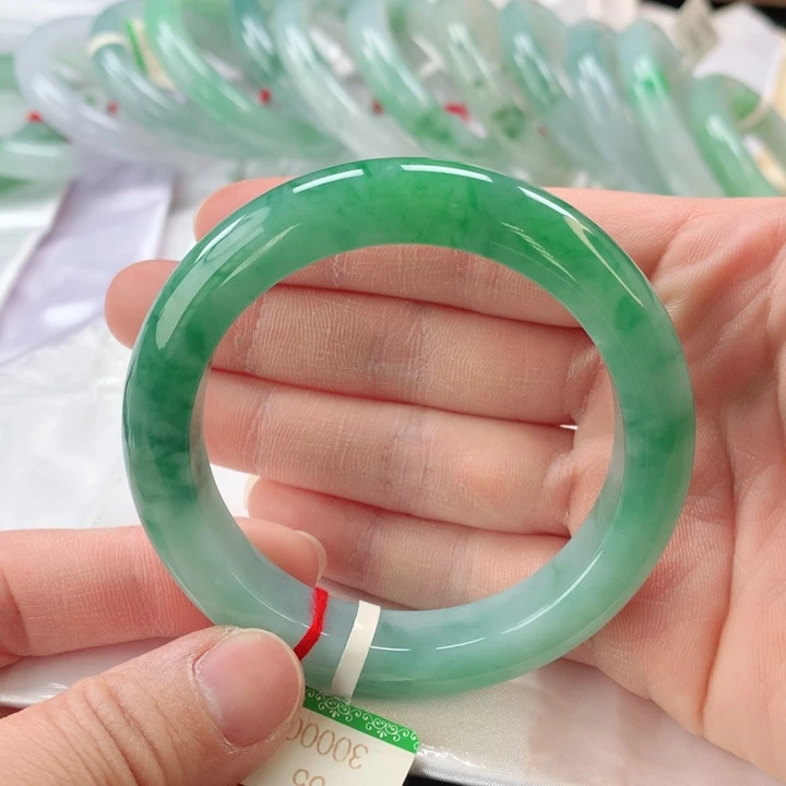 翡翠手镯未镶嵌缅甸A货翡翠手镯