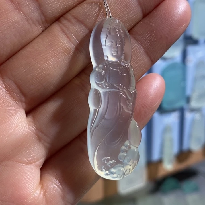 岫玉未镶嵌颈饰吊坠