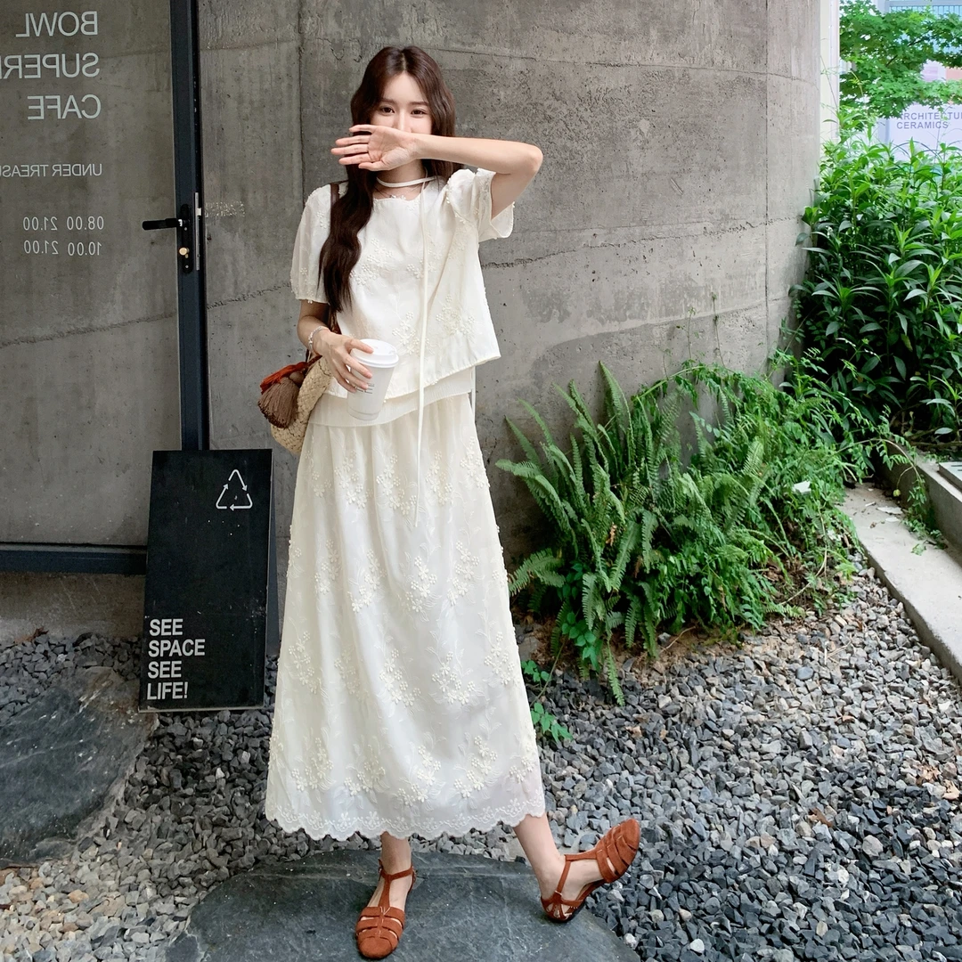 法式高级感花朵套装裙女2025夏季新款温柔风气质上衣半身裙两件套