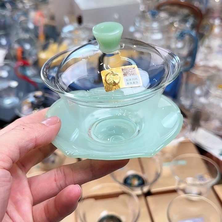 禾器浅玉色荷叶盖碗