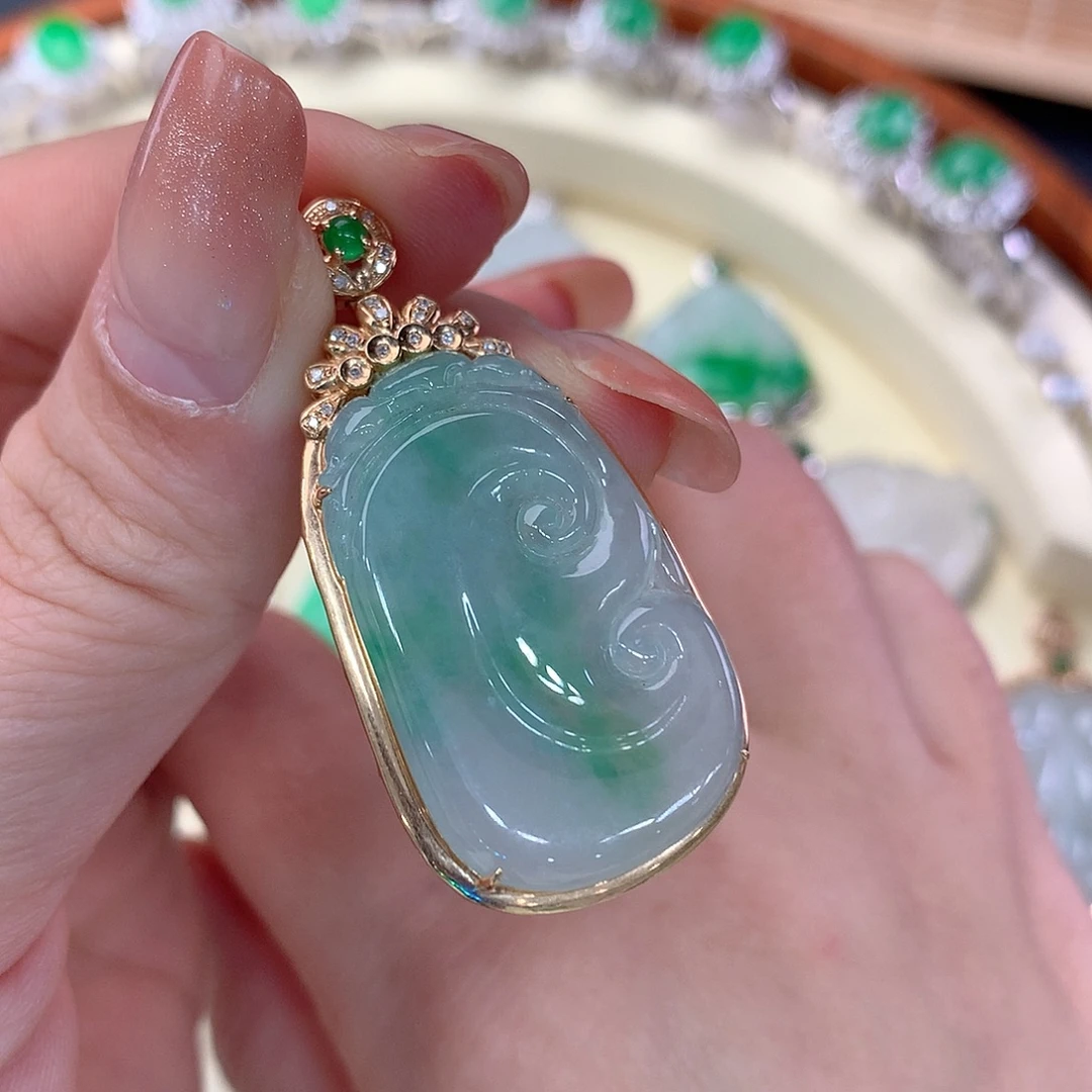 翡翠18K金镶嵌吊坠(不含链)