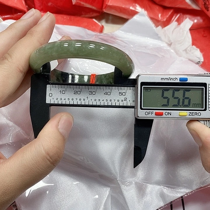 翡翠手镯未镶嵌45