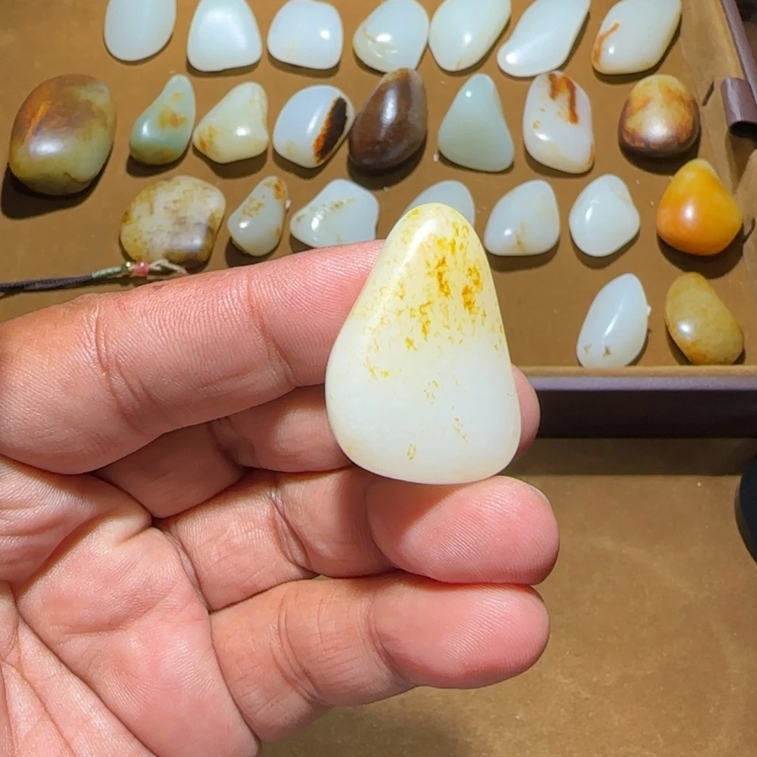 亮***场和田玉（白玉）未镶嵌颈饰