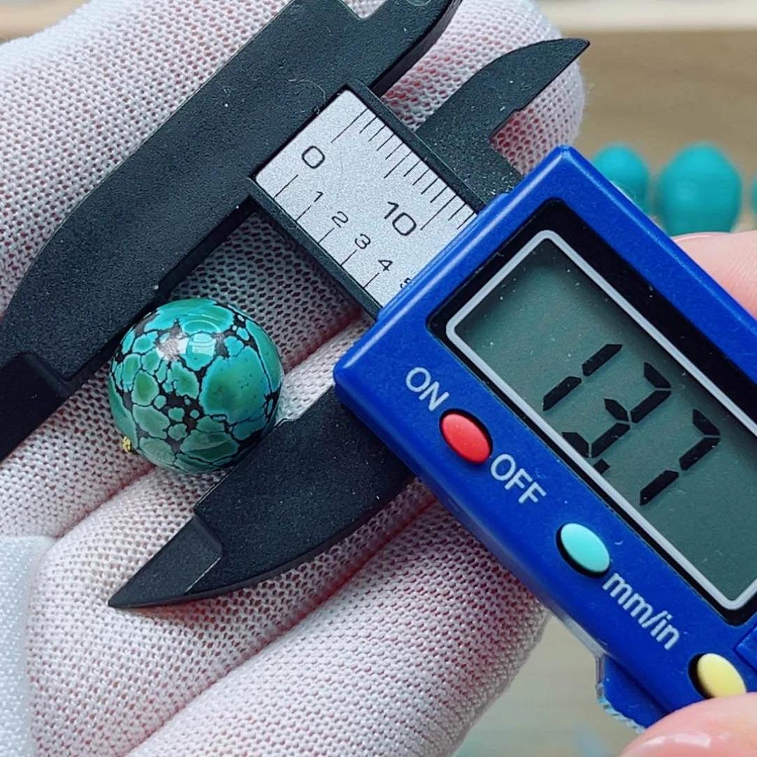 绿松石未镶嵌珠宝