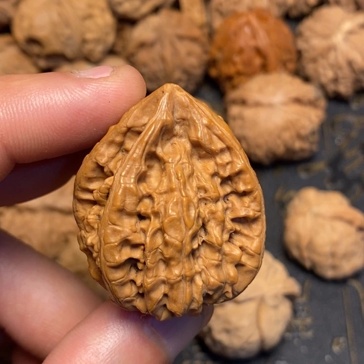 文玩核桃吊坠巍**敌文玩核桃异形单只的